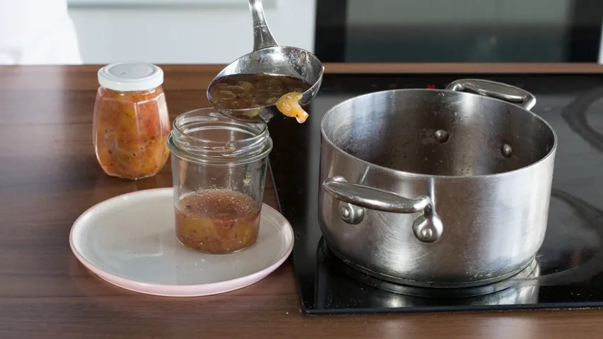 Простое варенье из крыжовника: шаг 4