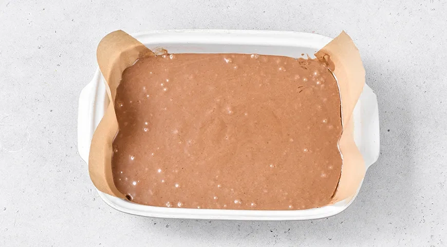 Простой шоколадный пирог с пропиткой и глазурью: шаг 4