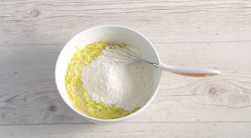 Простые оладьи из кабачков: шаг 4