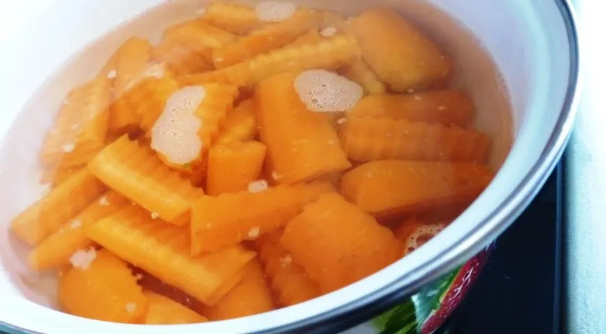 Пряный салат из моркови с розовым перцем: шаг 4