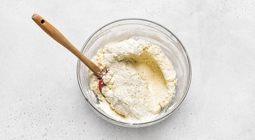 Пышные сырники на сковороде: шаг 4