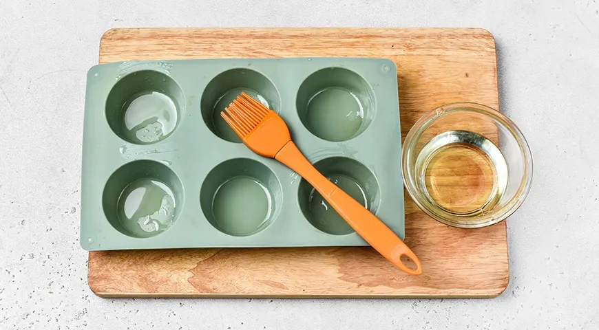 Пышные сырники с манкой (в духовке): шаг 4