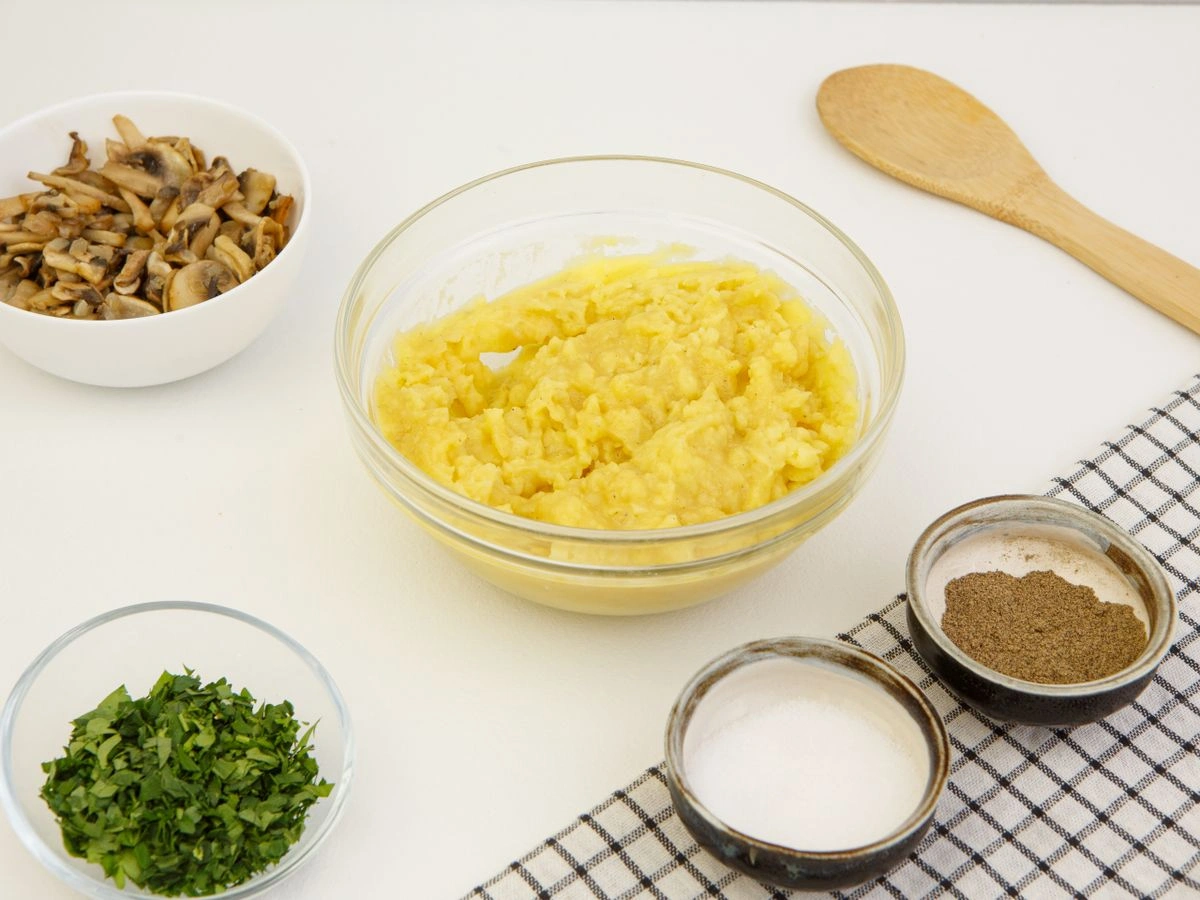 Шаг 4: Пюре с грибами и зеленью