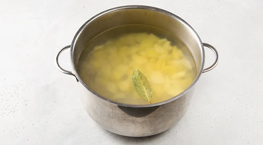 Рассольник с куриными сердечками: шаг 4