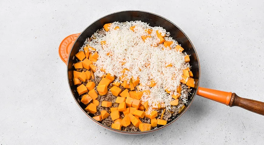 Рис с фаршем и тыквой: шаг 4