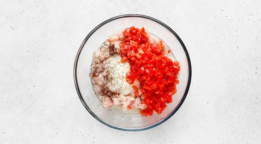 Рубленные куриные котлеты с помидорами: шаг 4