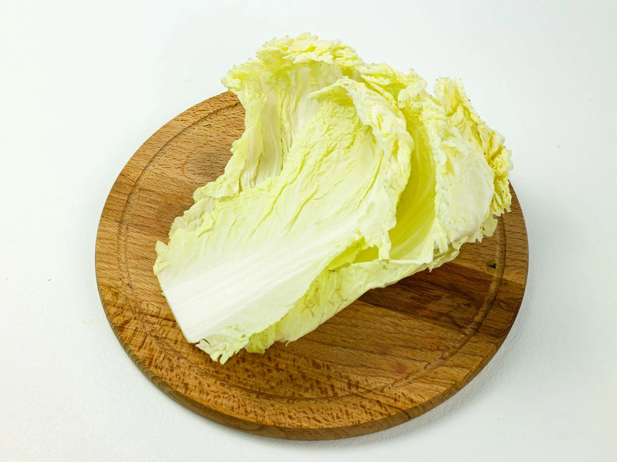 Шаг 4: Рулетики с творогом в пекинской капусте