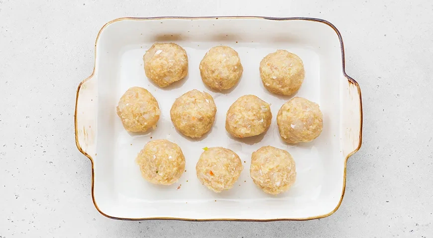 Рыбные тефтели в сливочном соусе: шаг 4