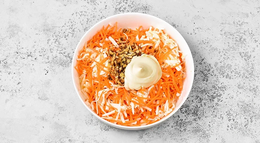 Салат «Белочка» из плавленого сырка: шаг 4