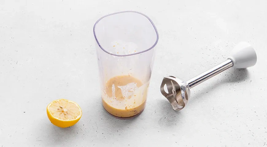 Салат Цезарь с копченой курицей: шаг 4