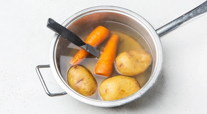 Салат «Грибное лукошко» с опятами: шаг 4