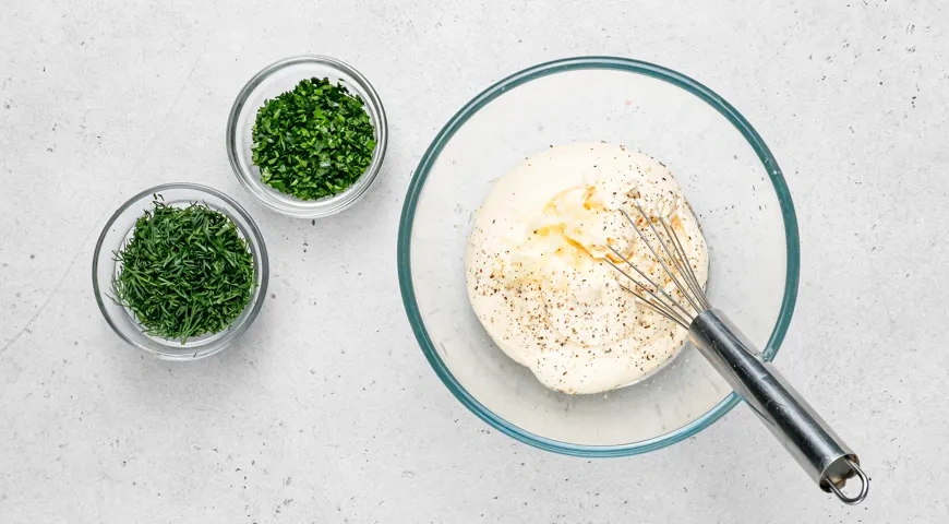 Салат «Грибное лукошко» с опятами и курицей: шаг 4