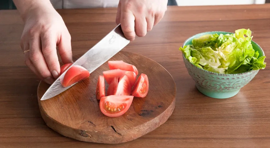 Салат из авакадо с шампиньонами и перепелиными яйцами: шаг 4