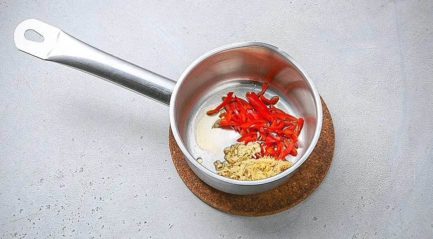 Салат из морской капусты с чили-заправкой: шаг 4