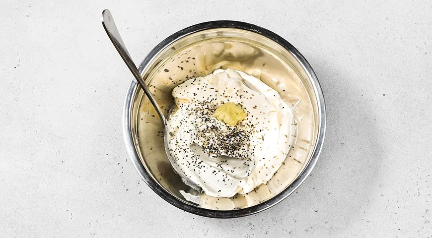 Салат-коктейль с ветчиной, огурцом и сыром: шаг 4