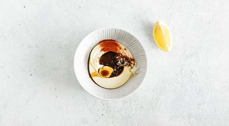 Салат с крабовыми палочками и фасолью: шаг 4