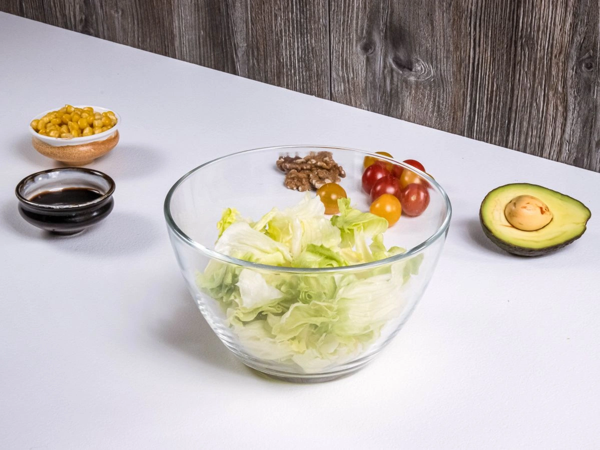 Шаг 4: Салат с курицей и авокадо