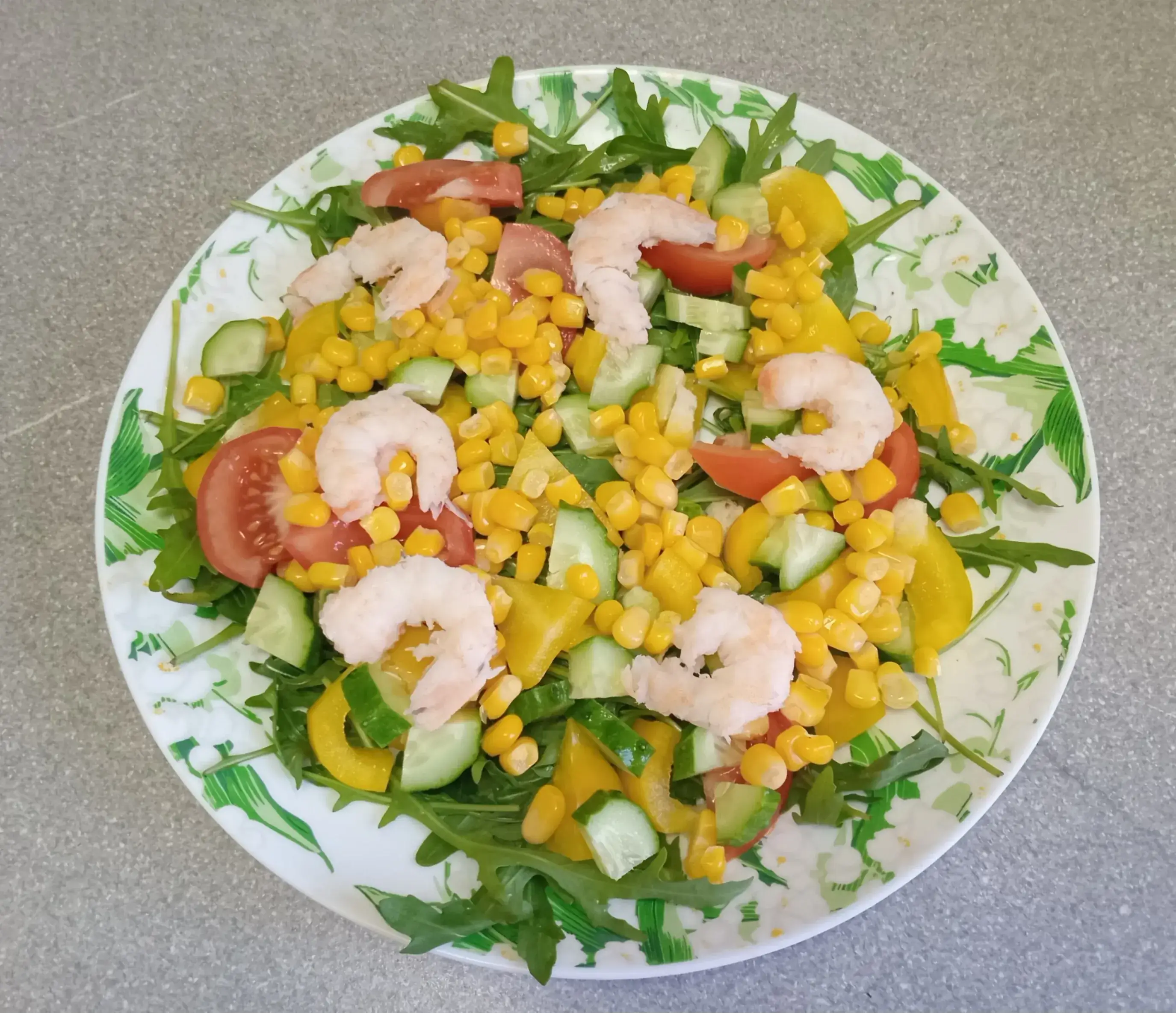 Салат с руколой, креветками и виноградом: шаг 4