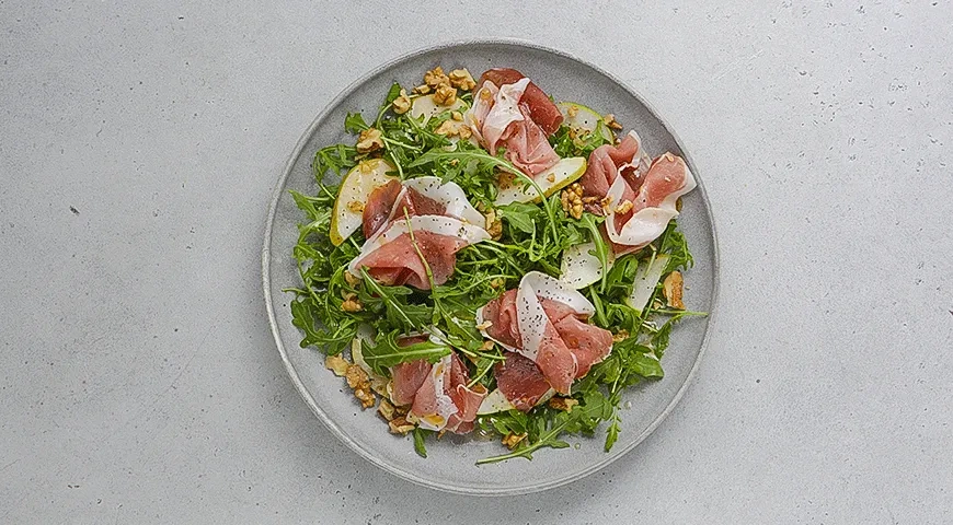 Салат с руколой, грушей и прошутто: шаг 4