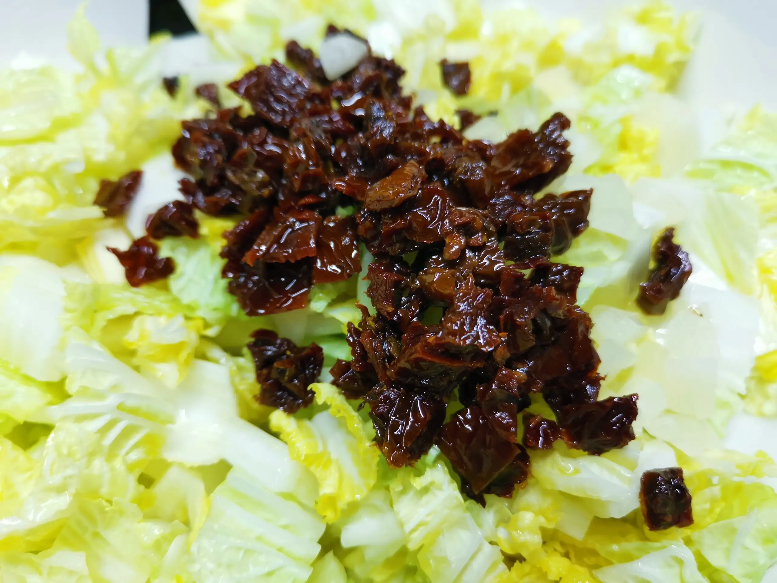 Шаг 4: Салат с вялеными помидорами