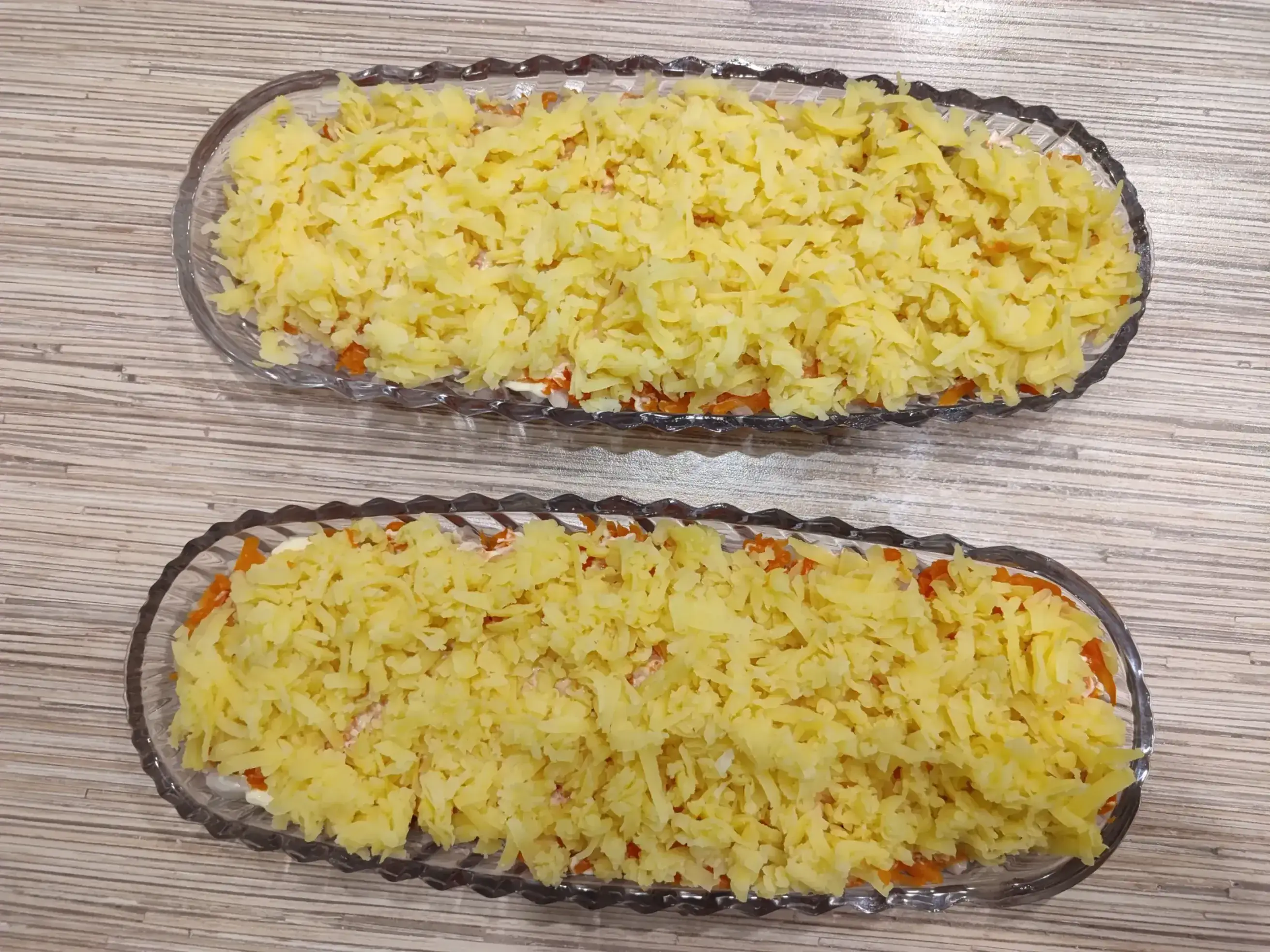 Салат «Селёдка под шубой»: шаг 4