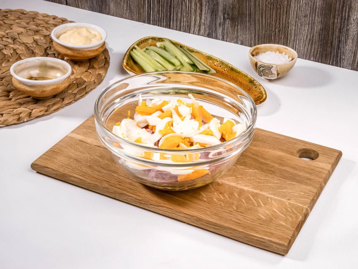 Шаг 4: Салат «Восточный» с кукурузой и огурцом