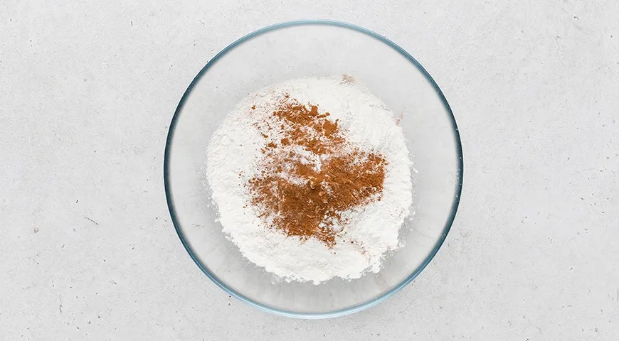 Шарлотка с тыквой и корицей: шаг 4