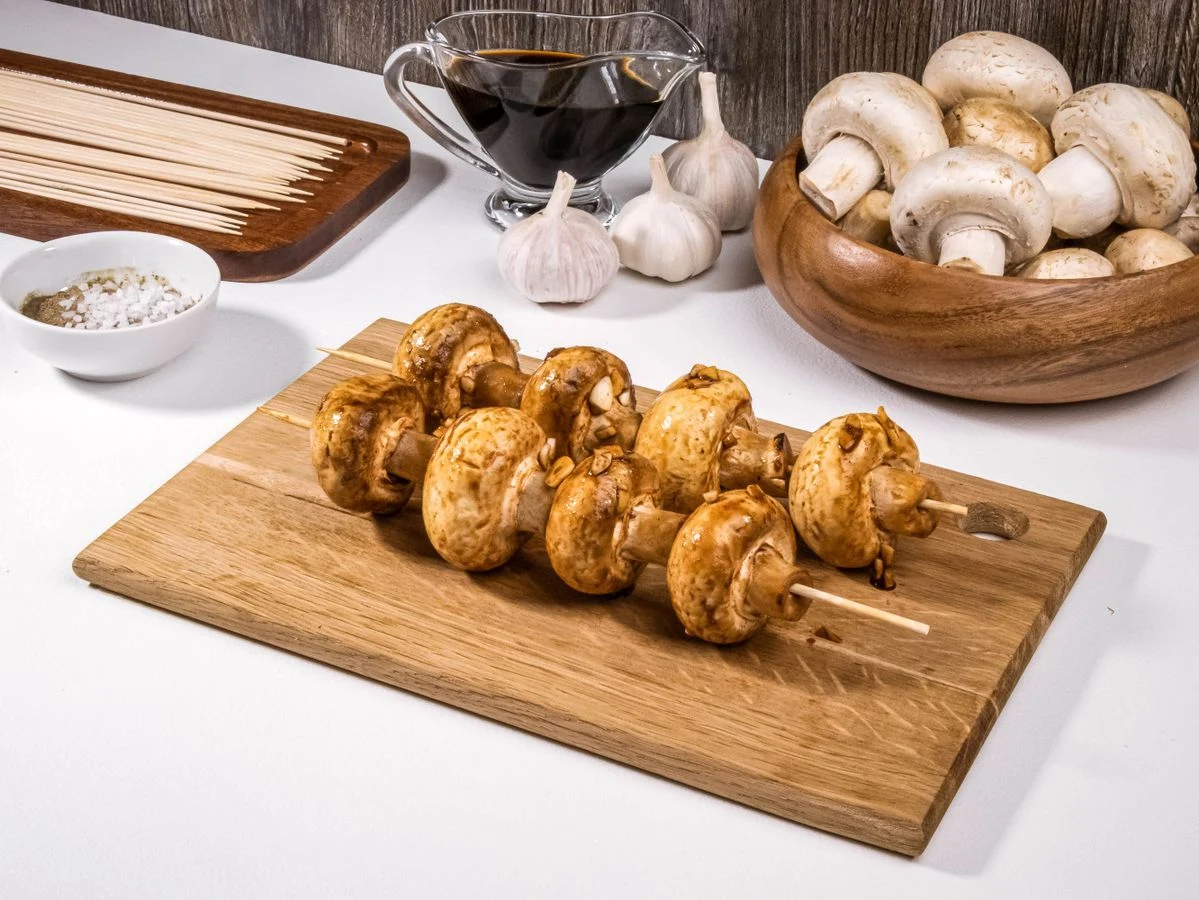 Шаг 4: Шашлычки из шампиньонов, запеченные в беконе