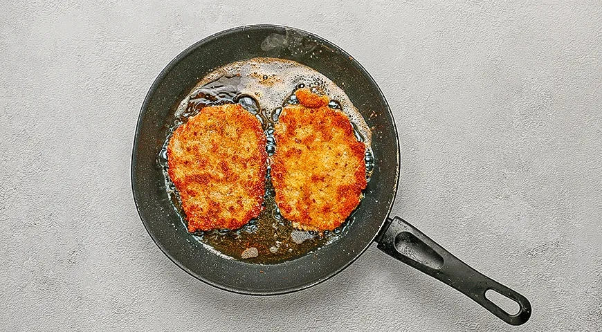 Шницель из свинины на сковороде: шаг 4