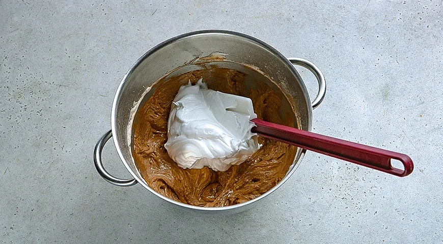 Шоколадное полено с фундуком: шаг 4