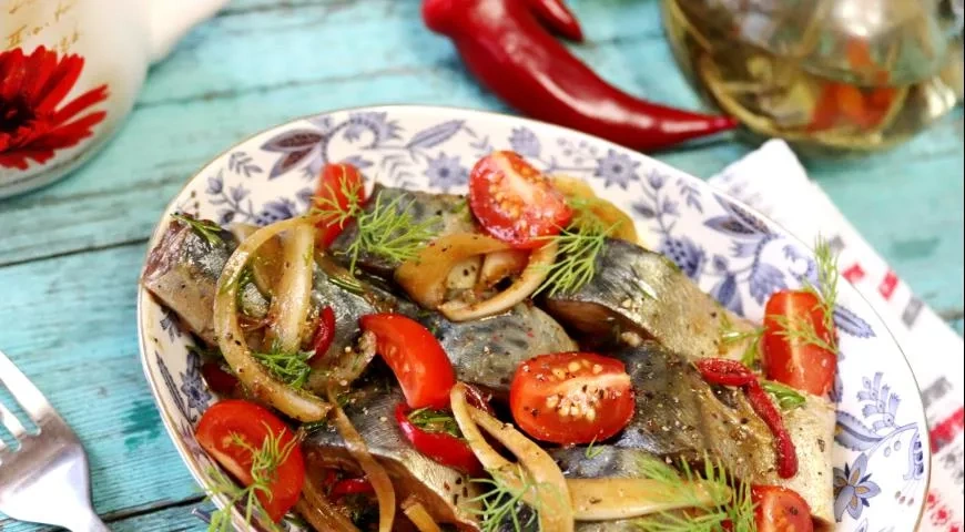 Скумбрия маринованная с овощами и соевым соусом: шаг 4
