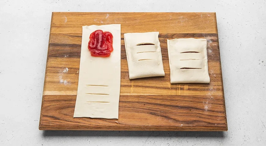 Слойки с повидлом: шаг 4