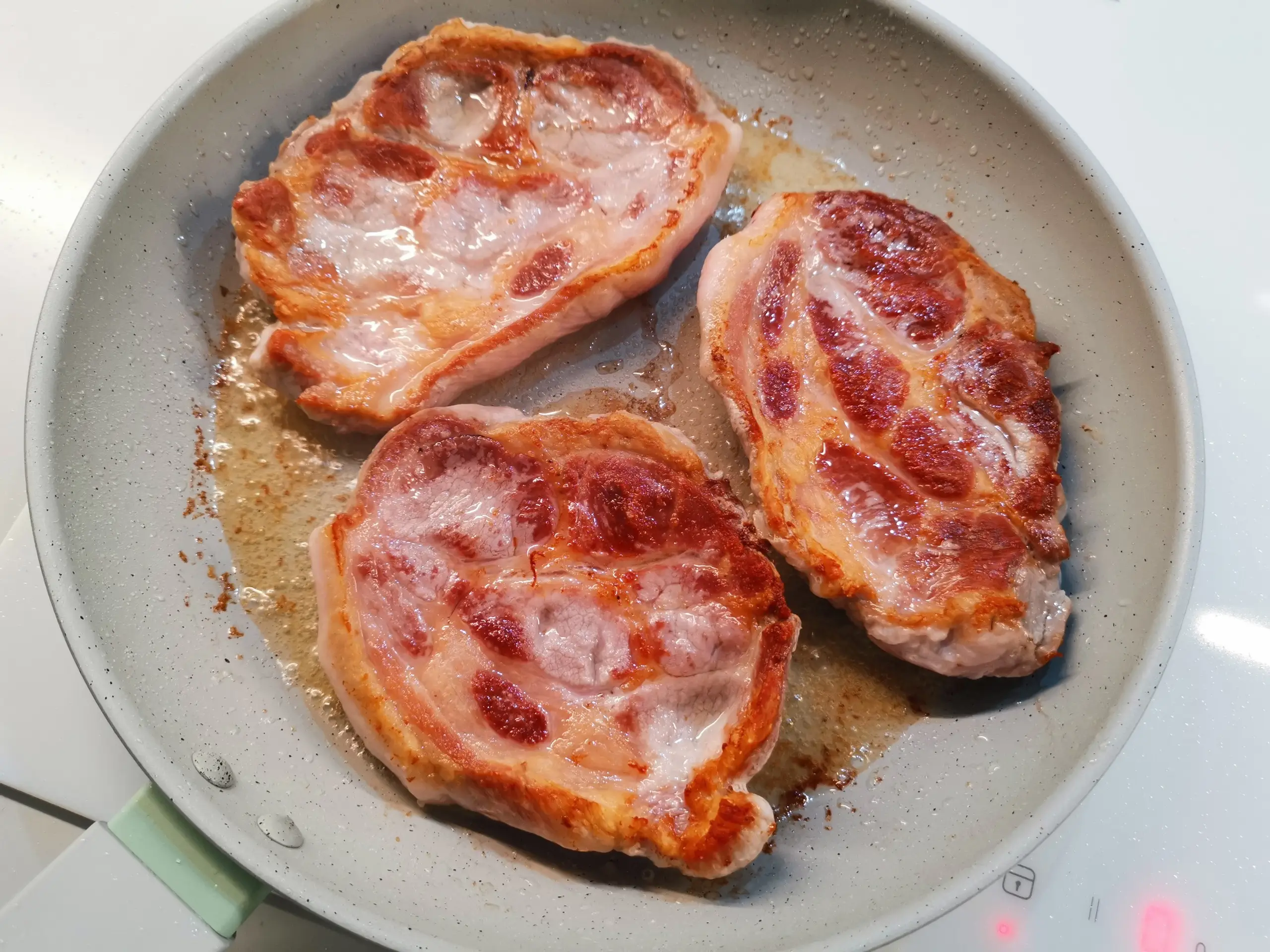 Шаг 4: Сочный стейк из свинины