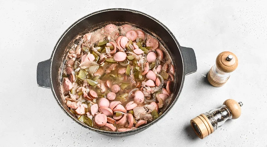 Солянка в казане: шаг 4