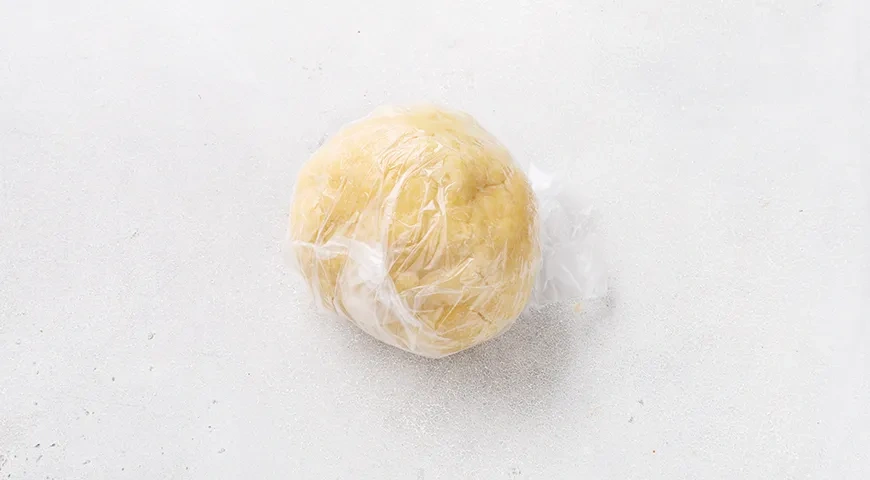 Сосиски в тесте, с овощами и сыром: шаг 4