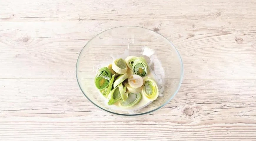 Судак с картофелем и пореем: шаг 4