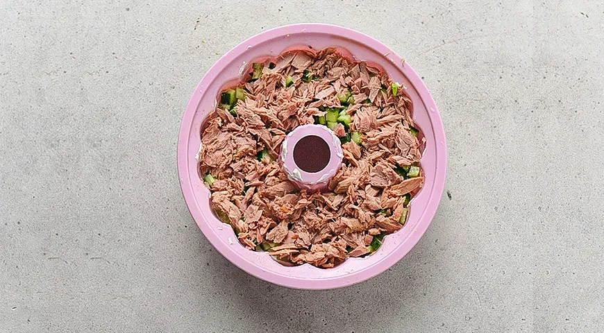 Суши-торт с тунцом в домашних условиях: шаг 4