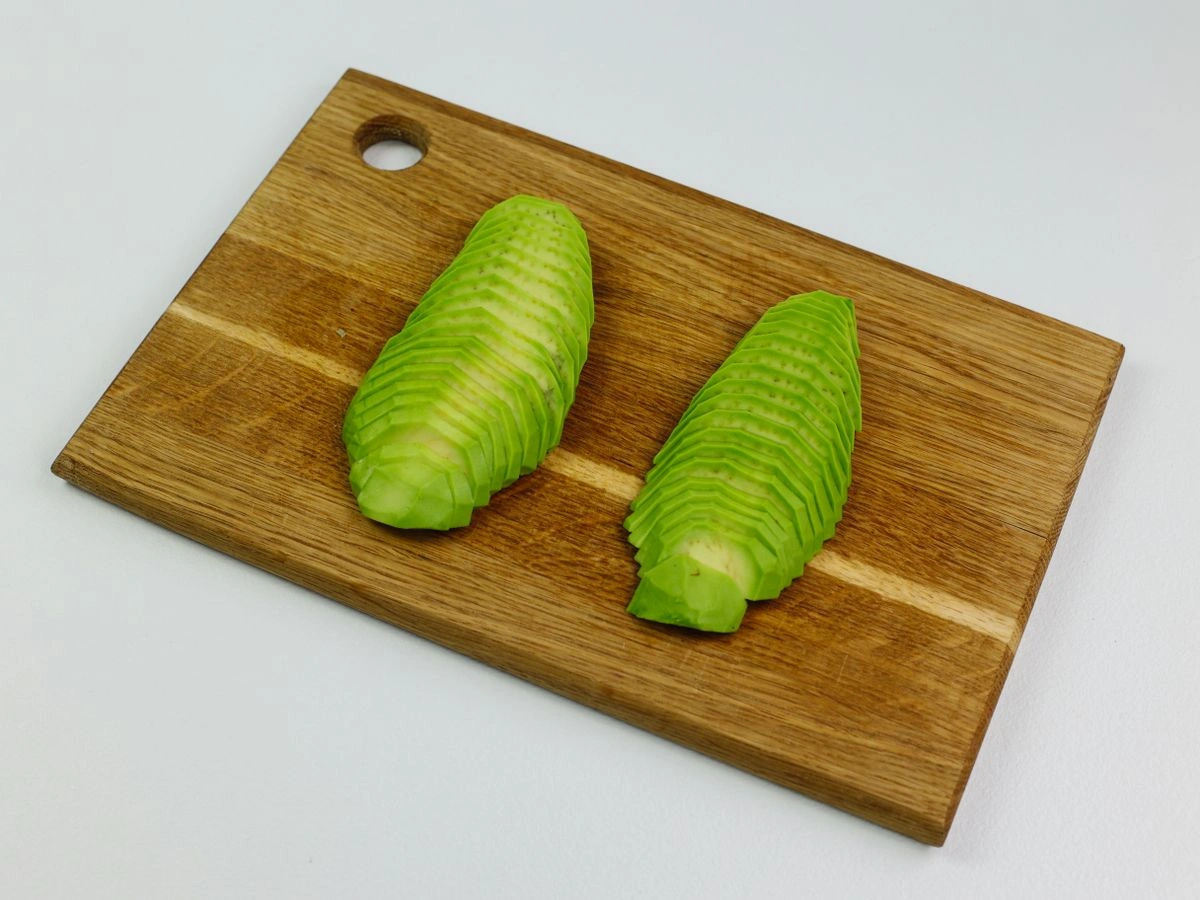 Шаг 4: Свинина с авокадо под сырной шапкой