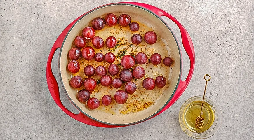 Свинина с виноградом: шаг 4