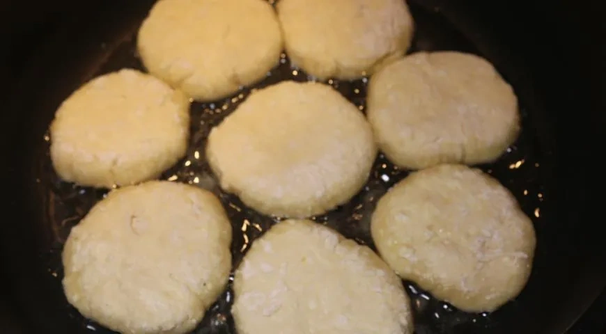 Сырники с джемом «Махеевъ» на 23 февраля: шаг 4