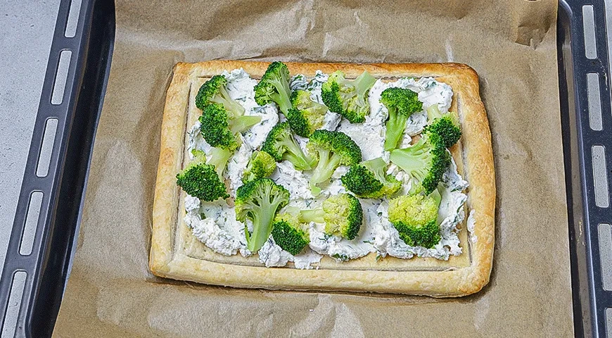 Тарт с брокколи, сыром и орехами: шаг 4