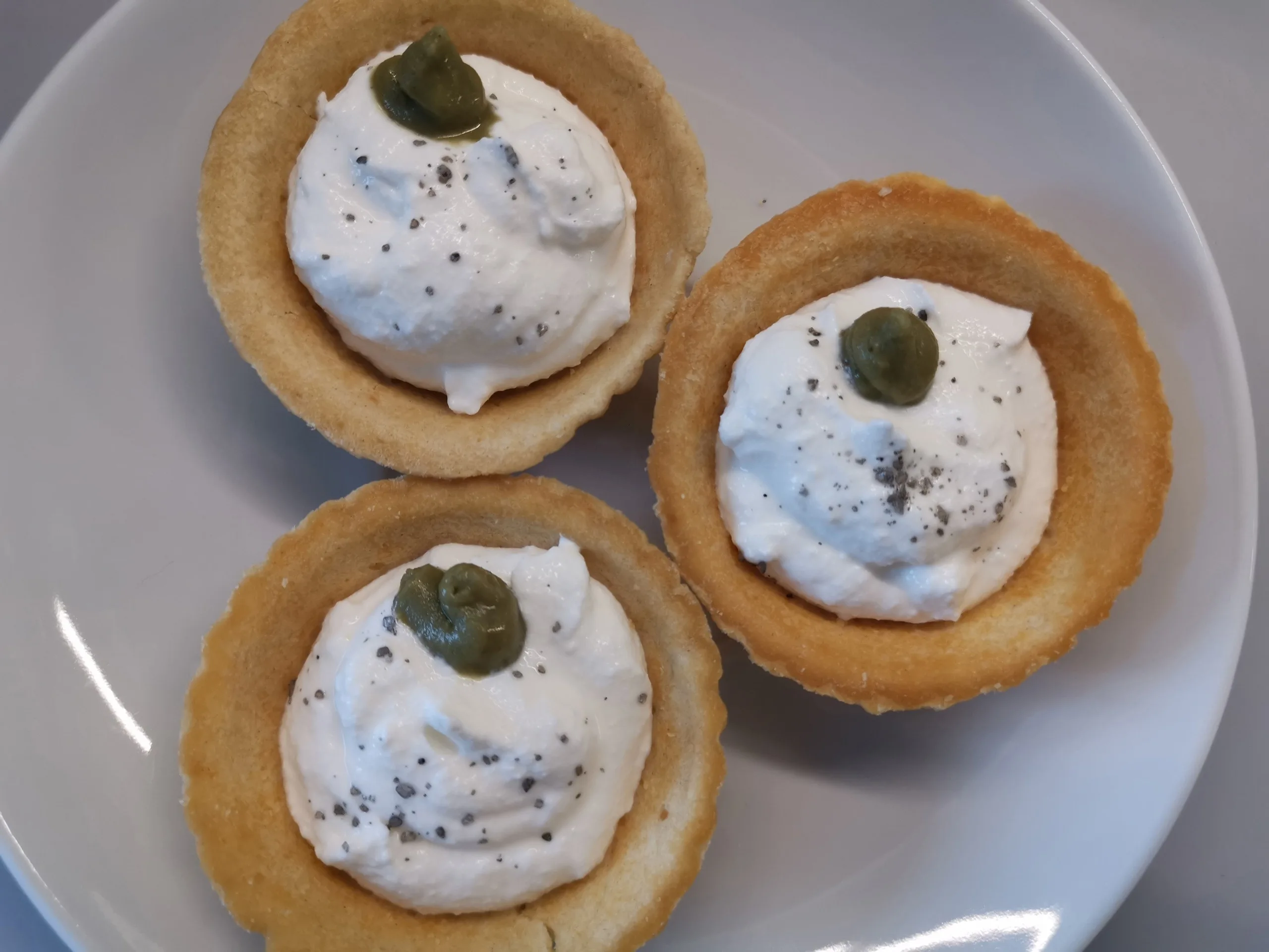 Шаг 4: Тарталетки с красной рыбой