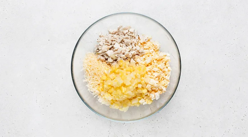 Тарталетки с курицей и ананасами: шаг 4