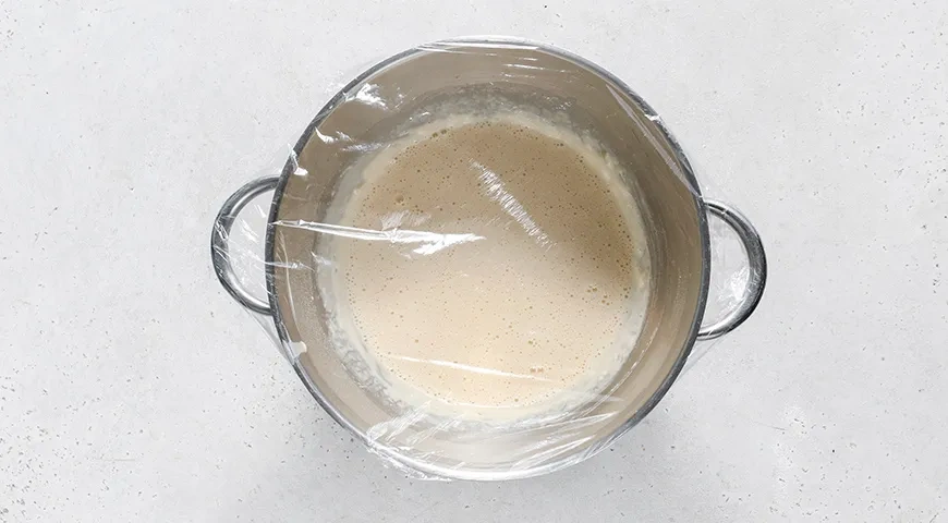 Тонкие блины на ряженке: шаг 4