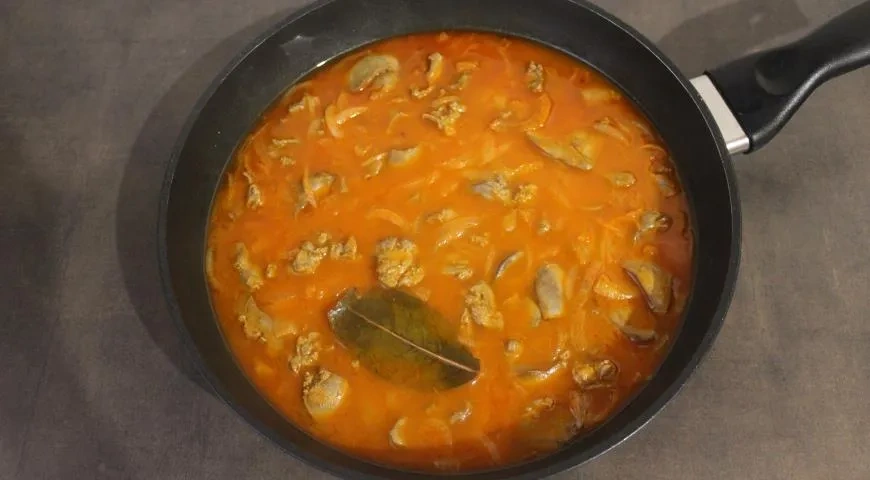 Тушеная печень с томатной пастой: шаг 4