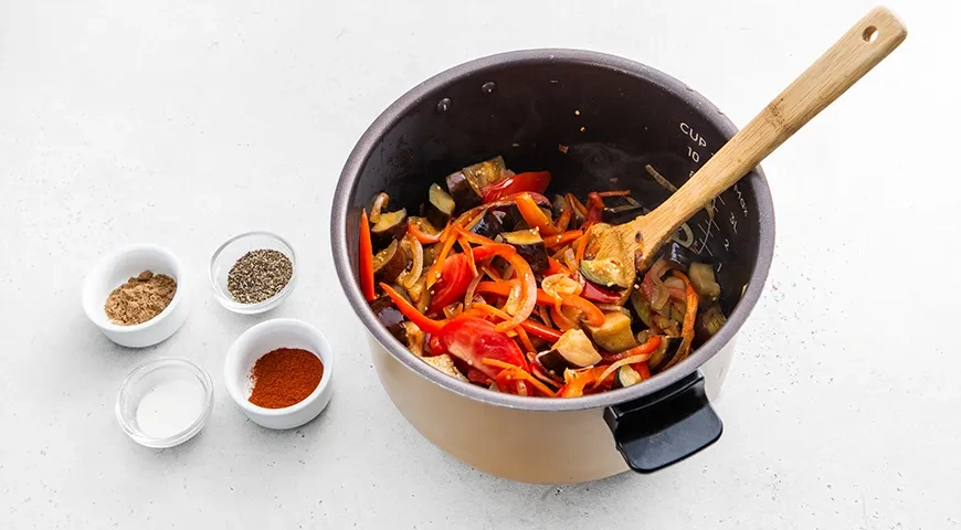 Тушенные баклажаны в мультиварке: шаг 4