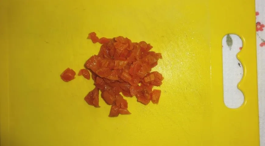 Творожная пасха с курагой и черносливом: шаг 4