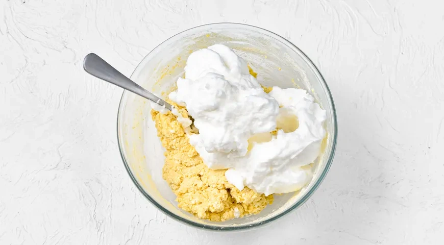 Творожная запеканка с кукурузной мукой: шаг 4