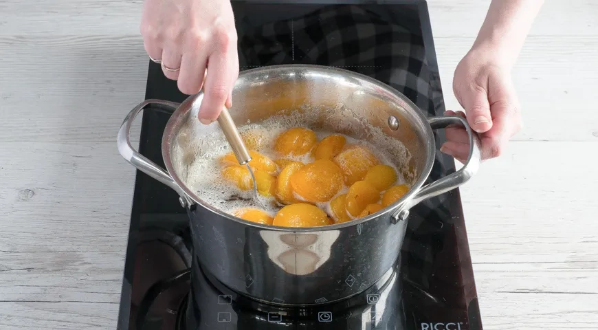 Варенье из абрикосов пятиминутка: шаг 4