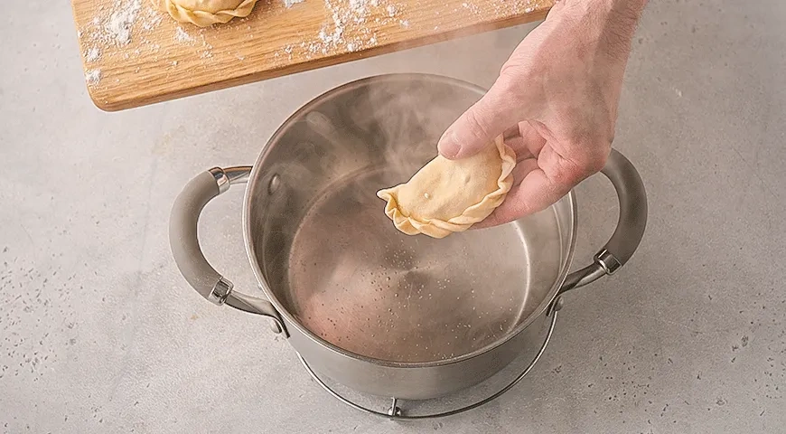 Вареники с творогом и сыром: шаг 4